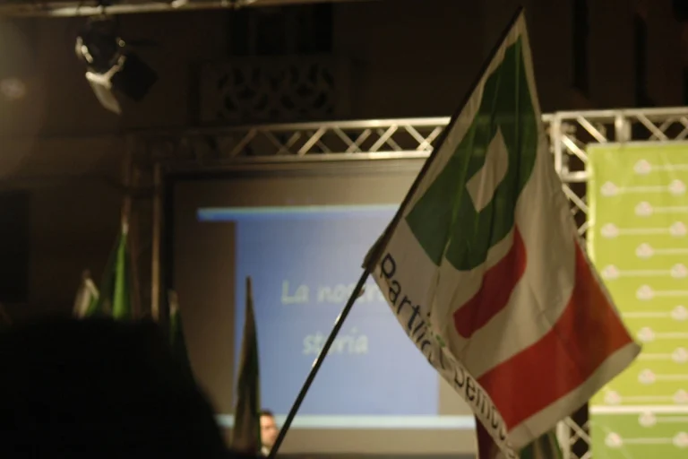 La sfida Bonaccini Schlein accende il Pd